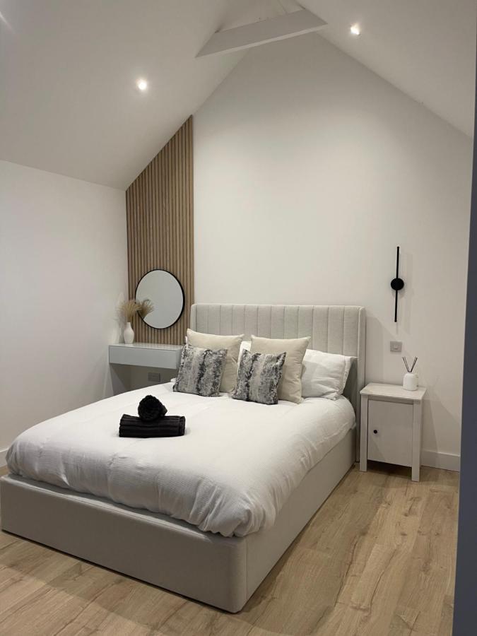 The Lodge Hideaway In Cowes Gurnard Exterior photo